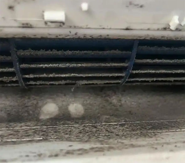 新青空调吹的风有股烧焦味是怎么回事